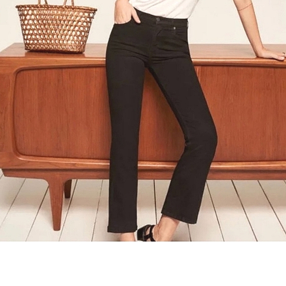 Reformation washed black cropped flare PJ Jean. Size 24